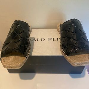 Donald J. Pliner Womens NYCE
Soft Patent Leather Espadrilles Black